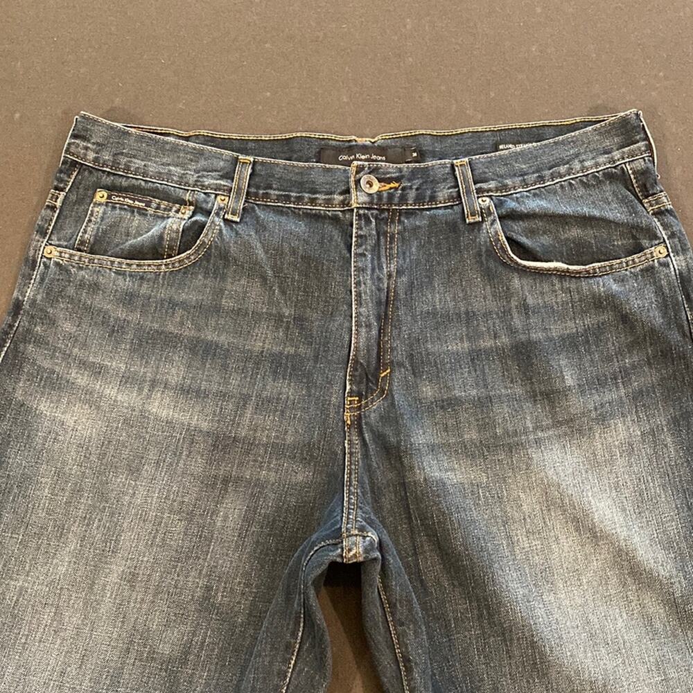 Calvin Klein Men’s RELAXED STRAIGHT Denim Distressed Jeans 38x30